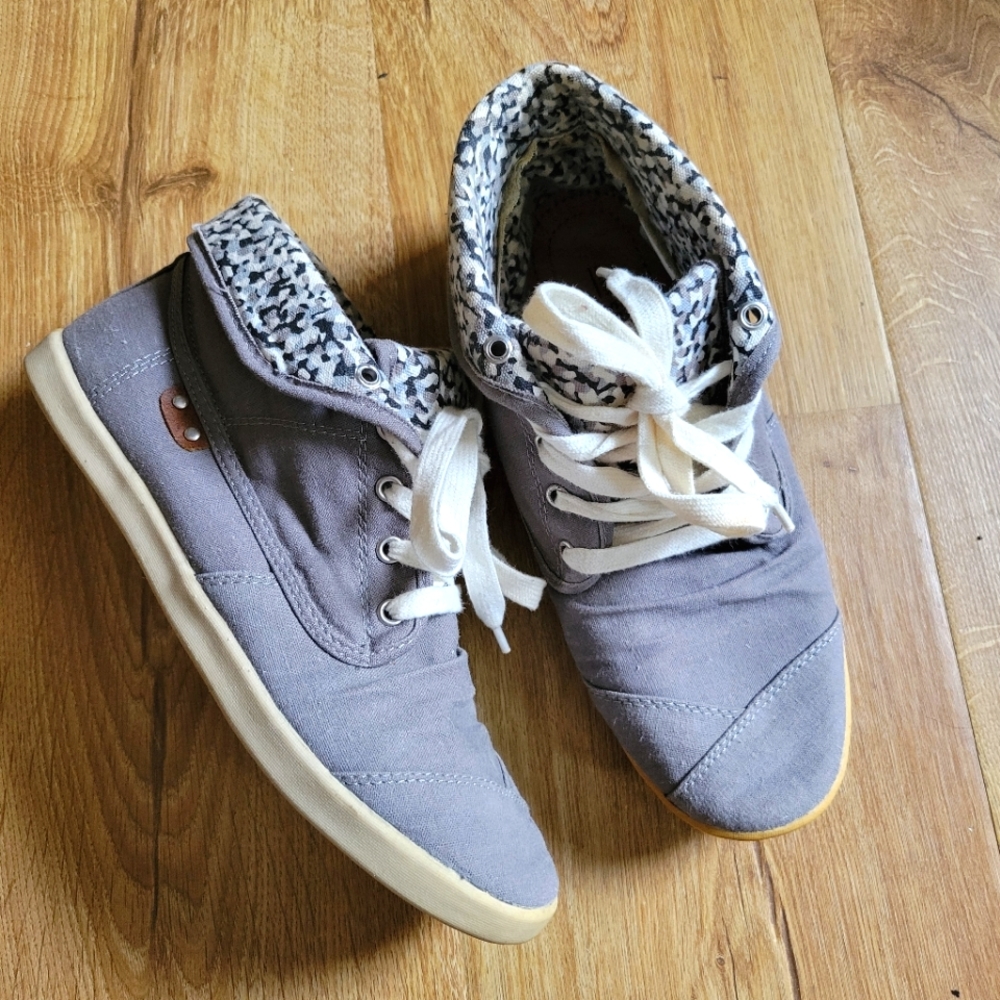 Call It Spring Canvas Shoes Size 8